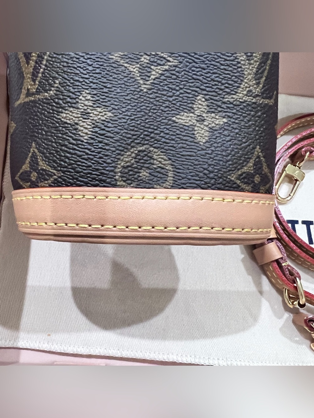 Louis Vuitton fold me pouch - Picture 6 of 16